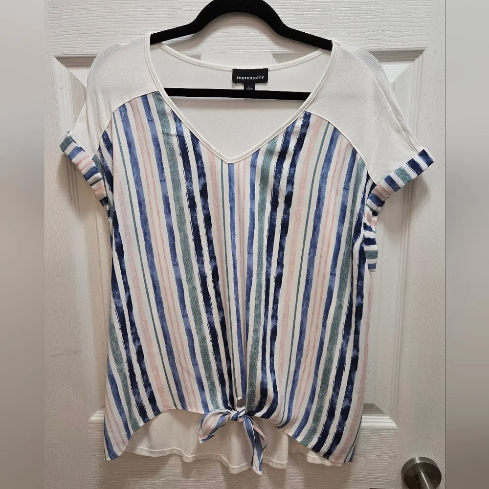 Fortune & Ivy Striped V-Neck Tie-Front Top, Size L